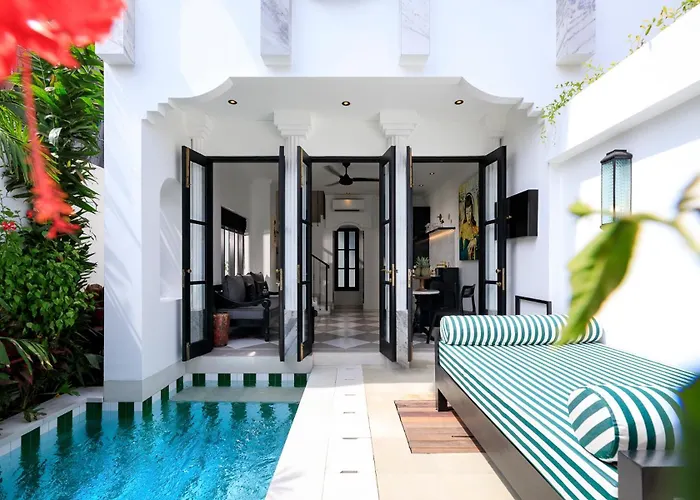 Martini Beachside 5 فيلة *